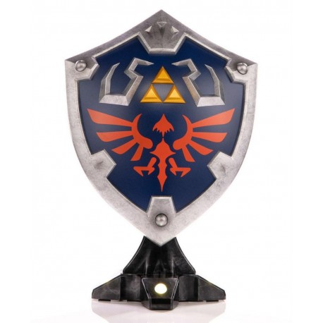 FIRST 4 FIGURE -  ZELDA BREATH OF THE WILD - Hylian Shield Collector STATUE PVC